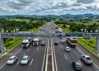 Tag grátis criada por concessionária ajuda motoristas a escapar de multa no free flow
