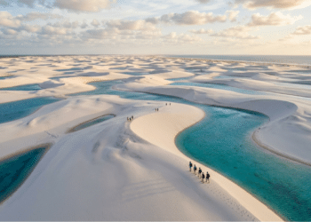 O deserto brasileiro que vira um oásis com piscinas naturais de água doce abriga um parque reconhecido pela UNESCO