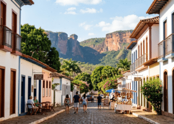 Um precipício colossal e paredões gigantescos transformam essa cidade em um dos cenários mais impressionantes do Brasil