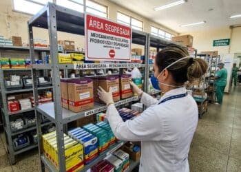 Anvisa ordena recolhimento urgente de lote de dipirona por falha de qualidade