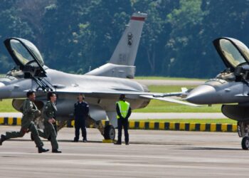 Arábia Saudita e Emirados lançam ataque contra o Irã em ofensiva sem precedentes