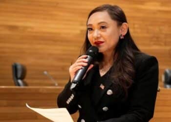 Prefeita de cidade da Califórnia renuncia após confessar atuação como agente da China