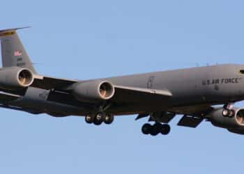 Irã afirma que avião militar dos Estados Unidos desapareceu dos radares após emitir sinal de socorro no Golfo Pérsico
