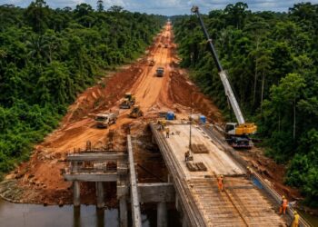 Rodovia 'mais assustadora' do Brasil promete virar referência global de sustentabilidade com megaobra de R$ 1,5 bilhão e construção de 50 pontes em áreas críticas