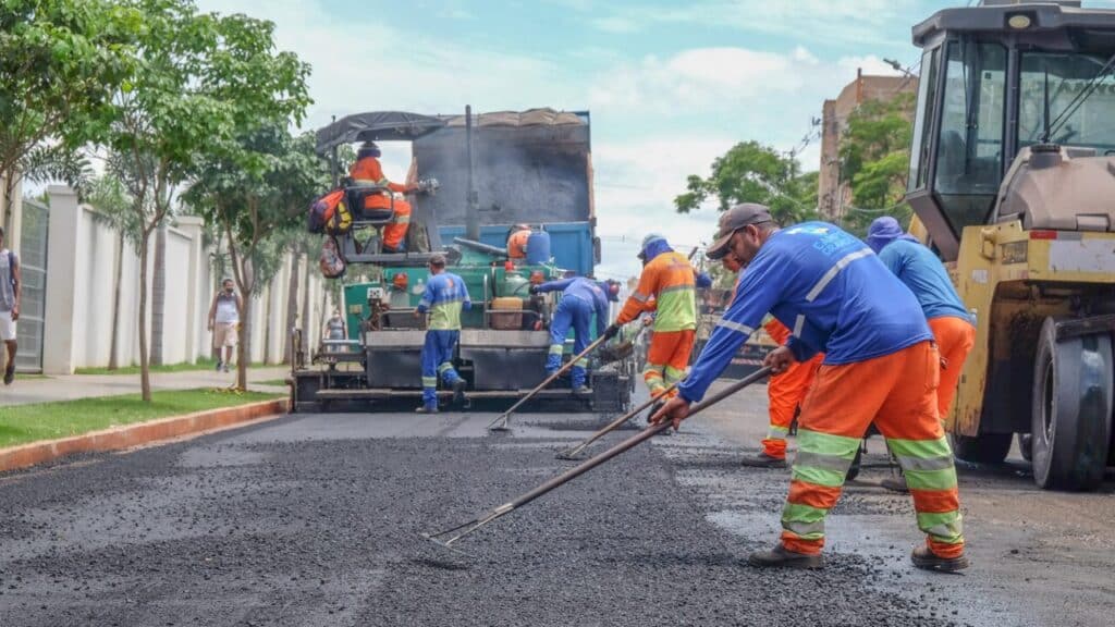 Investimento de R$ 45 milhões promete transformar ruas e avenidas de Campo Grande com novas obras de recapeamento para valorizar bairros e melhorar a qualidade de vida da população