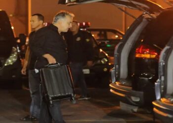 Polícia Federal prende Carlinhos Cachoeira em operação no Aeroporto de Congonhas