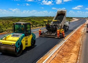 Ceará anuncia entrega de megaobra de recuperação na rodovia CE-377 com investimento de R$ 61,5 milhões para alargamento da pista, nova pavimentação e melhorias de segurança