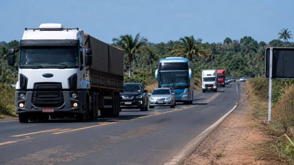 A duplicação que pode mudar o fluxo do Maranhão avança com 97 km de projetos na BR-135
