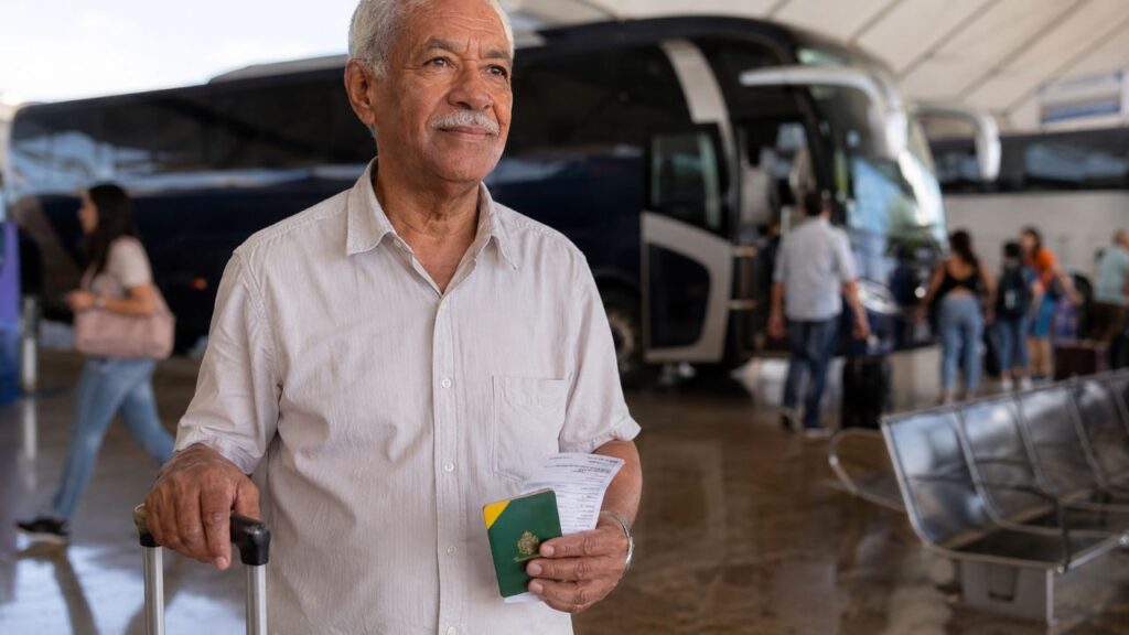 Idosos com mais de 60 anos se animam com novo benefício anunciado