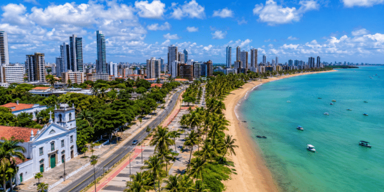 Cresce o número de brasileiros que migram para essa cidade do Nordeste com custo 30% menor e qualidade de vida de alto padrão