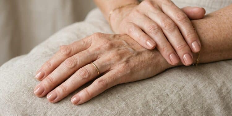 Essas ideias de unhas fazem sucesso entre mulheres com mais de 50 anos: bonitas, simples e originais