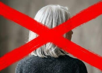 Diga adeus aos cabelos brancos: mistura caseira com café pode escurecer fios brancos e deixar o cabelo mais brilhoso