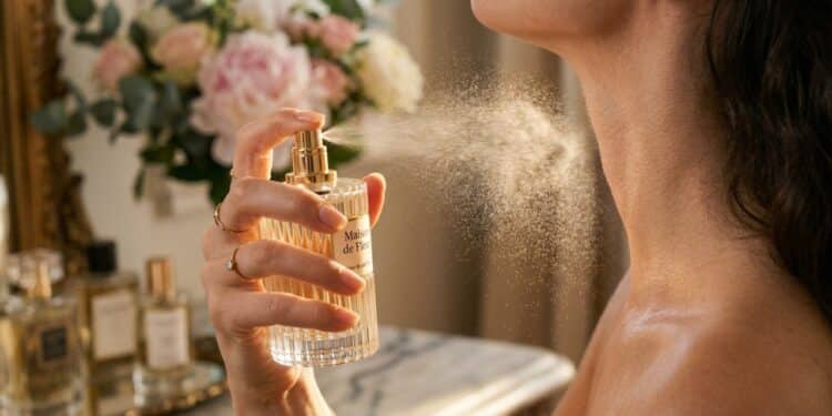 Fragrâncias florais frescas com elegância: seis perfumes que conquistam mulheres sofisticadas e a força de O Boticário