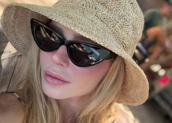 Atriz revela mensagens de jogador casado cotado para a Copa e caso repercute nas redes sociais