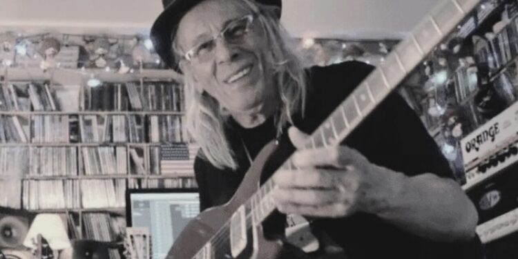 Famoso guitarrista e parceiro histórico de Rita Lee, Luiz Carlini tem morte confirmada aos 73 anos