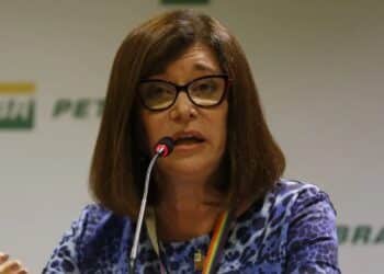 Presidente da Petrobras diz que gasolina vai aumentar de novo
