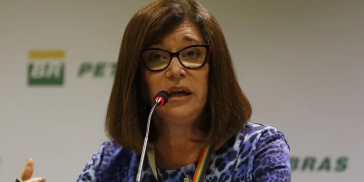 Presidente da Petrobras diz que gasolina vai aumentar de novo