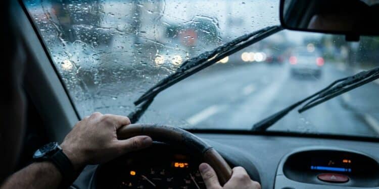 Motoristas que ignoram esse item obrigatório no carro podem receber multa de R$ 195 e somar 5 pontos na habilitação