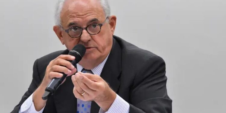 Ex-ministro critica o STF e afirma que a Corte "não tem liderança, apenas soma de individualidades"
