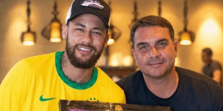 Como Flávio Bolsonaro reagiu após convocação de Neymar para a Copa do Mundo