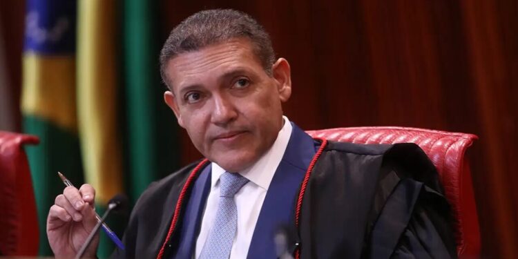Nunes Marques assume o TSE e toma primeira medida em ano eleitoral