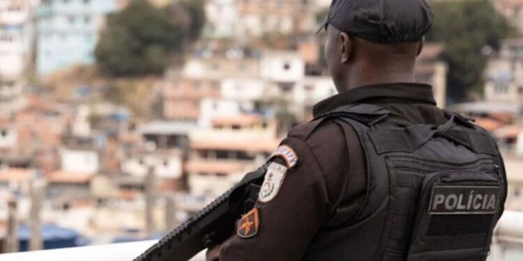 Câmara dá sinal verde para projeto de regulamentação da jornada de policiais e bombeiros militares