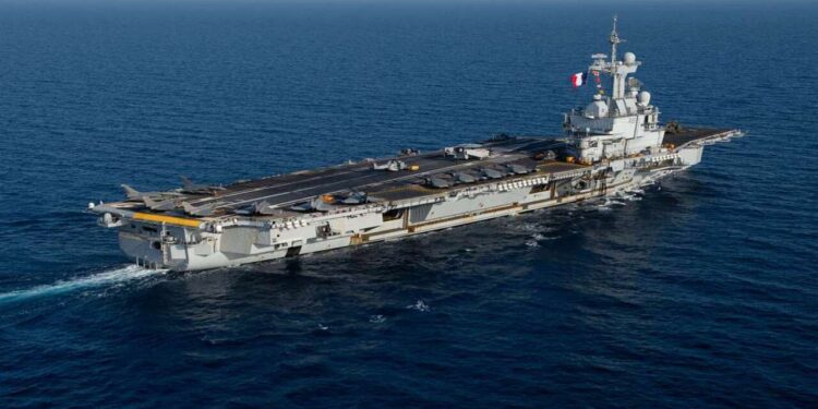 França mobiliza porta-aviões no Mar Vermelho de olho em missão decisiva no Estreito de Ormuz