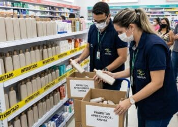 Anvisa proíbe fabricação e venda de mais de 90 produtos cosméticos por descumprimento de boas práticas