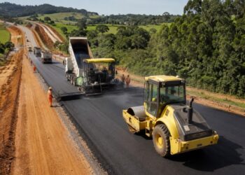 SC-154 recebe obra de R$ 142 milhões após longa espera de uma década, terá custo médio de R$ 5,47 milhões por km e promete reduzir trajeto em até 100 km