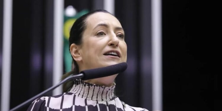 Rosangela Moro aciona TSE contra Lula em denúncia de propaganda eleitoral antecipada