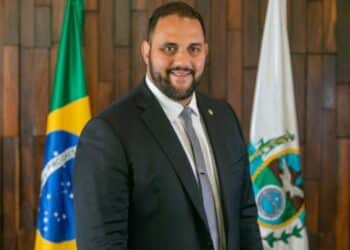 Deputado estadual Thiago Rangel é preso durante operação da PF
