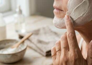 Máscaras faciais para pele madura que podem ser usadas uma vez por semana para revitalizar o rosto cansado
