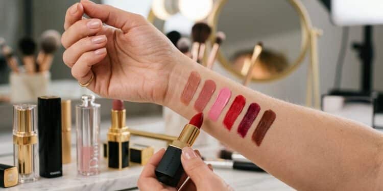 Do nude ao rosa chiclete: como encontrar o tom de batom que melhor combina com o seu tom de pele
