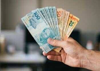 Novo salário mínimo já está valendo e muda valores do seu PIS, INSS e MEI em 2026