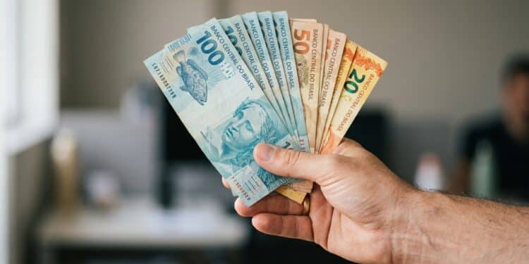 Novo salário mínimo já está valendo e muda valores do seu PIS, INSS e MEI em 2026