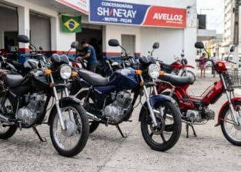 Estas motos 0 km custam menos de R$ 9 mil e estão entre as mais baratas do Brasil em 2026