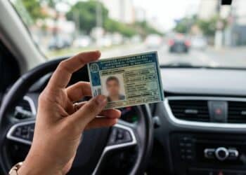 Nova lei para CNH em 2026 traz benefício exclusivo para quem tem entre 50 e 69 anos