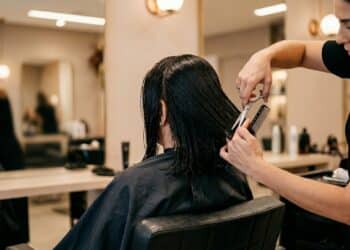 3 opções de cortes de cabelo que mulheres 40+ estão preferindo, pois unem praticidade e rejuvenescem o rosto