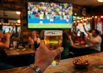 Governo autoriza venda de bebidas alcoólicas por 23 horas durante a Copa do Mundo de 2026 para frear fuga de receita