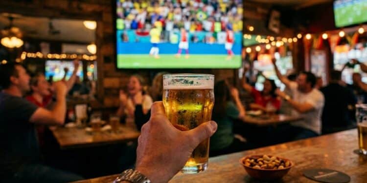 Governo autoriza venda de bebidas alcoólicas por 23 horas durante a Copa do Mundo de 2026 para frear fuga de receita