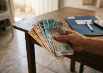 Nova regra pode liberar benefício acima de R$ 600 para quem trabalha sem carteira assinada