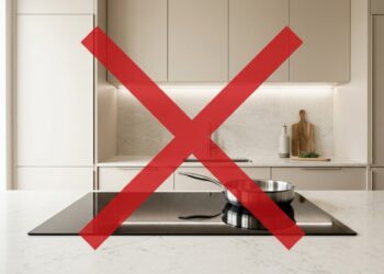 Adeus fogão de indução preto: nova tendência deixa a bancada mais elegante e uniforme