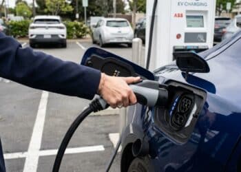 Carros elétricos enfrentam desafio inesperado que preocupa fabricantes e até o governo