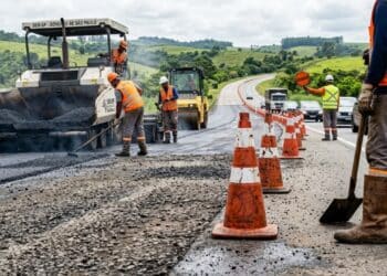 Rodovias PR-574 e PR-575 entre Cafelândia, Nova Aurora e Tupãssi chegam a 15% de pavimentação