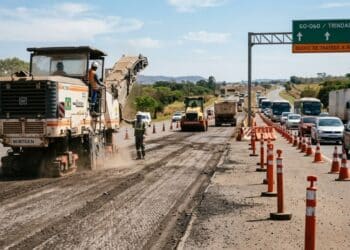 Obra na GO-060 chega a 72% e motoristas devem usar desvio no sentido Trindade