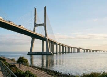 Ponte de 900 milhões de euros é a maior da Europa e chama atenção por nome ligado a time brasileiro