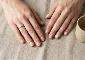 Se você se considera uma pessoa minimalista, vai adorar essas ideias para unhas