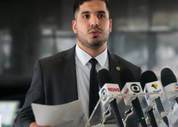 Moraes arquiva investigações contra André Fernandes e Sílvia Waiãpi sobre os atos de 8 de Janeiro