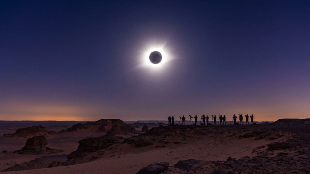 Sequência rara de 3 eclipses solares se aproxima e um deles promete transformar o dia em noite por 6 minutos