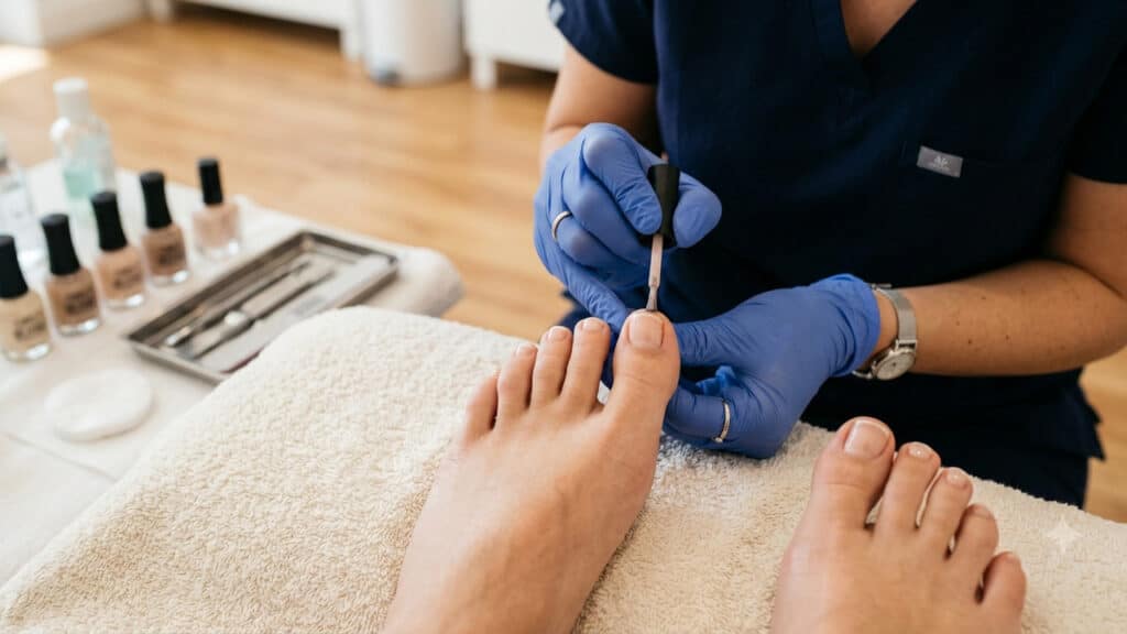 Pedicure francesa invisível